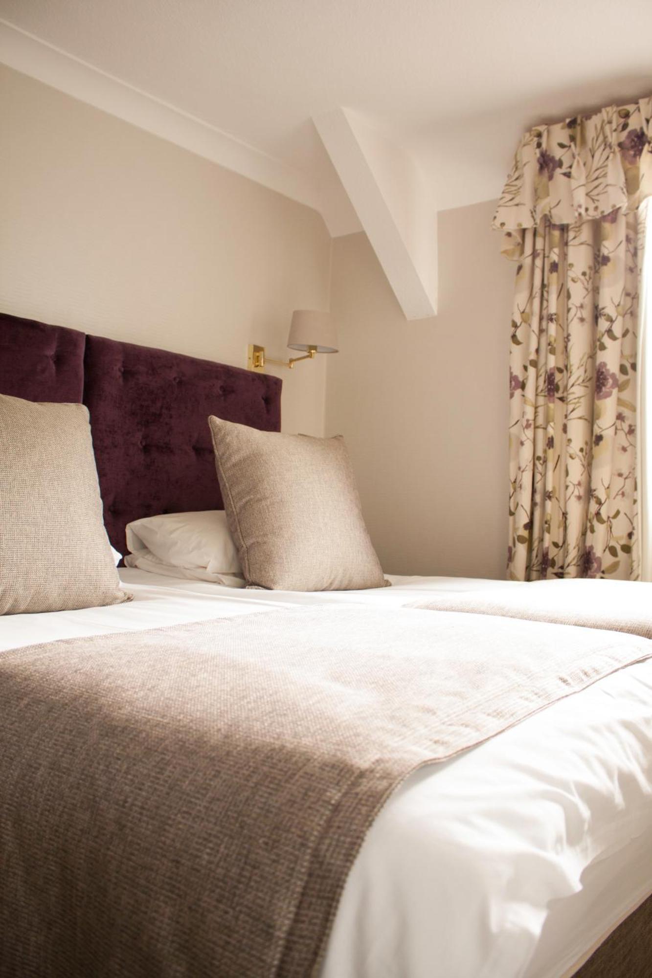 Ascot House Hotel Harrogate Bagian luar foto