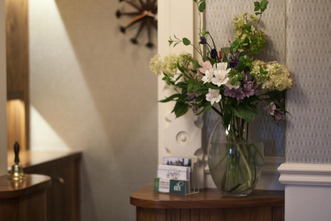 Ascot House Hotel Harrogate Bagian luar foto