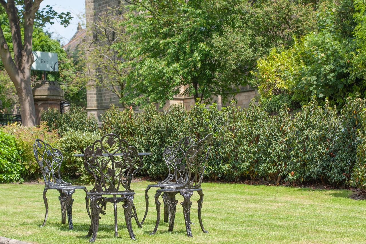 Ascot House Hotel Harrogate Bagian luar foto
